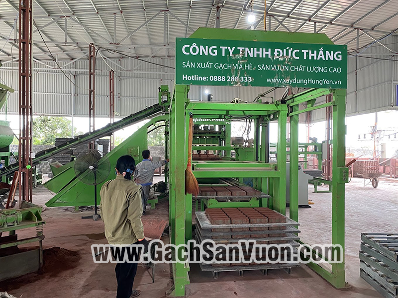 Gạch block tự chèn Ziczac màu đỏ